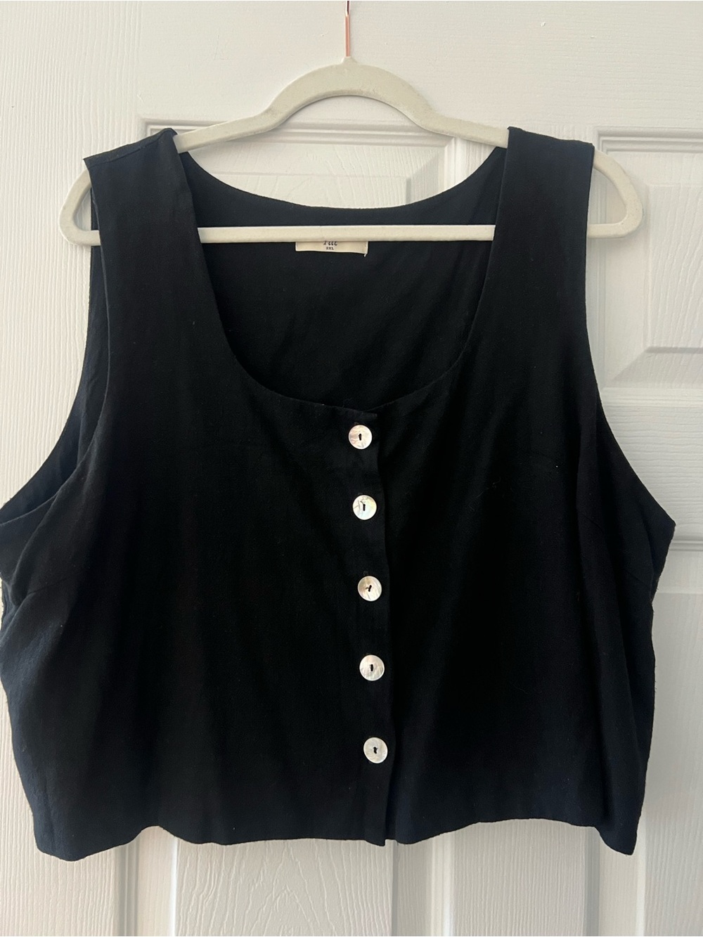 nlt 3XL Black Sleeveless Button-Front Crop Top